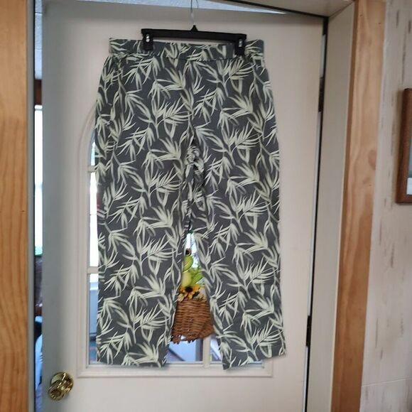Lands End Green Tropical Leaves Cropped Pull On Pants Size Women's 14 - Picture 1 of 2